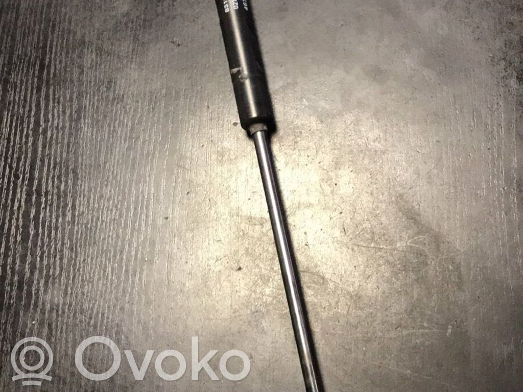 Fiat Stilo Amortyzator klapy tylnej bagażnika 