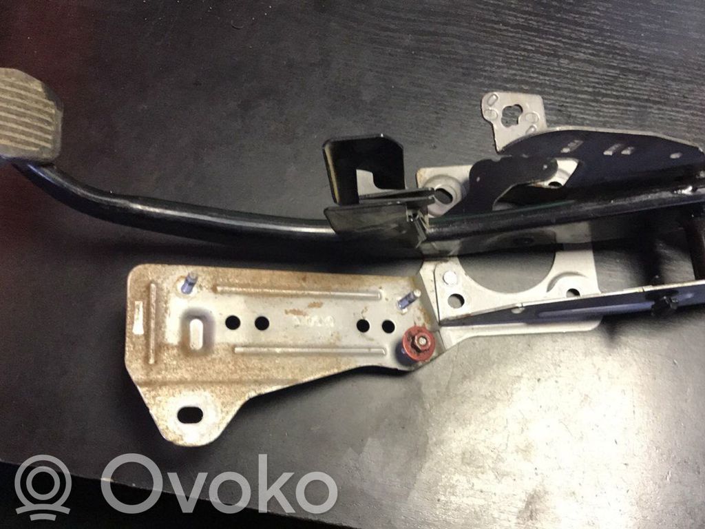 Ford Focus Brake pedal 