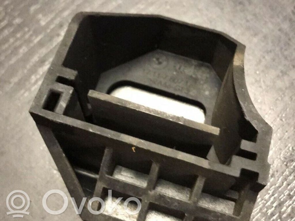BMW 1 E81 E87 Radiator mount bracket 