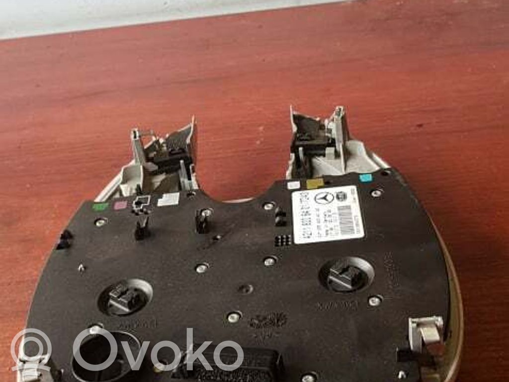 Mercedes-Benz E W211 Front seat light 