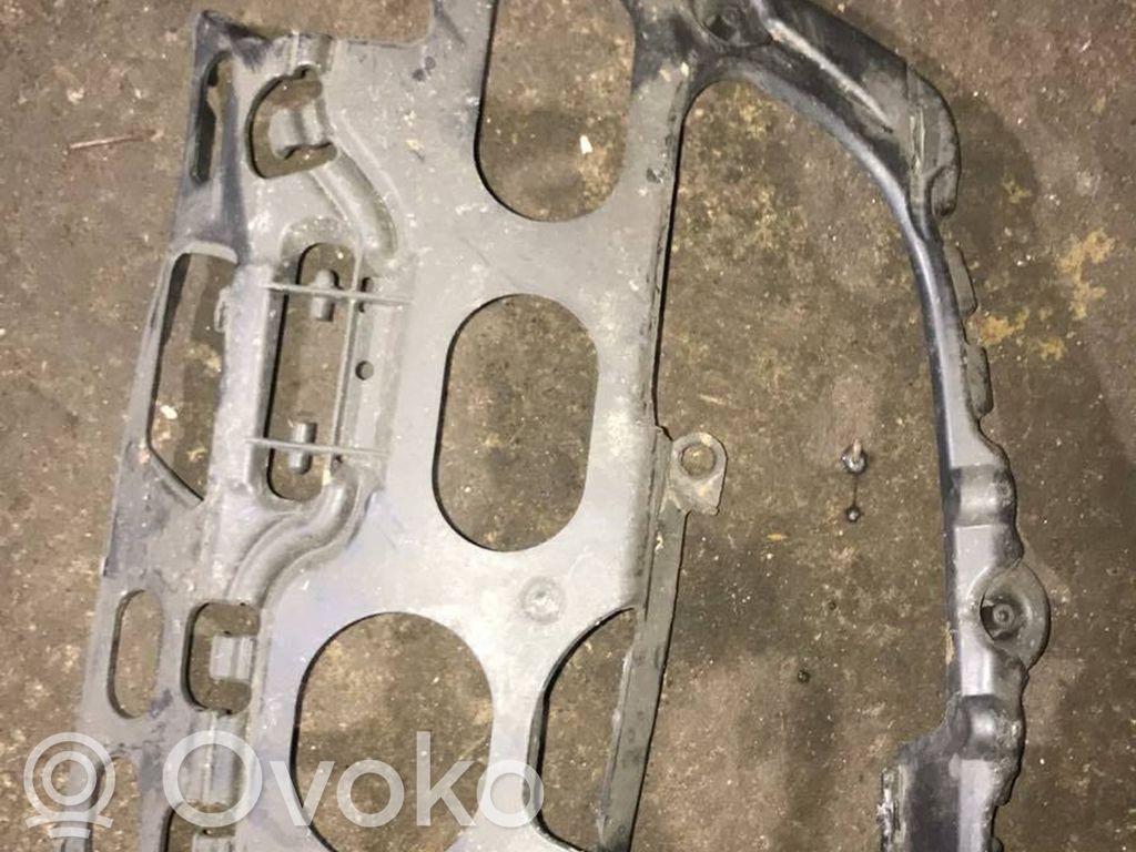 BMW 5 E60 E61 Etupuskurin kannake 