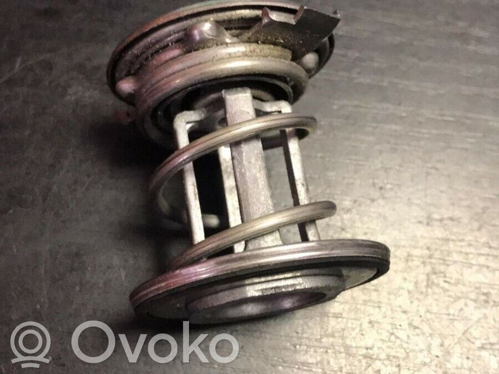BMW 5 E39 Termostats / termostata korpuss 