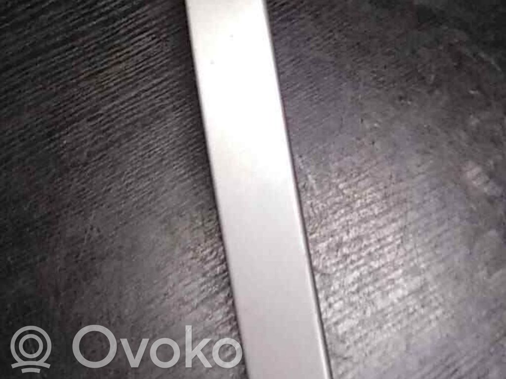 BMW 7 E65 E66 Takapuskurin koristemuotolista 