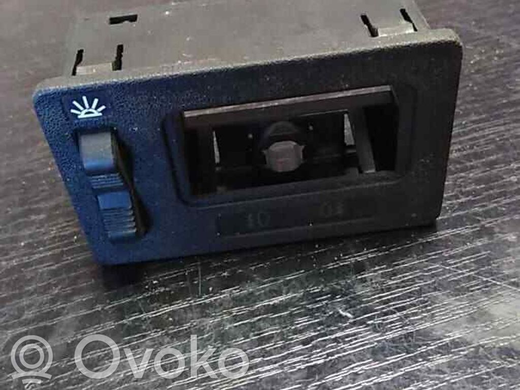 Light switch   1375984