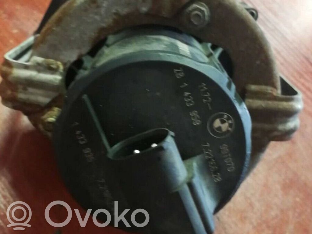 BMW 5 E39 Pompa powietrza wtórnego 
