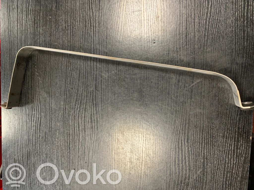 BMW 5 E60 E61 Polttoainesäiliön kannake 