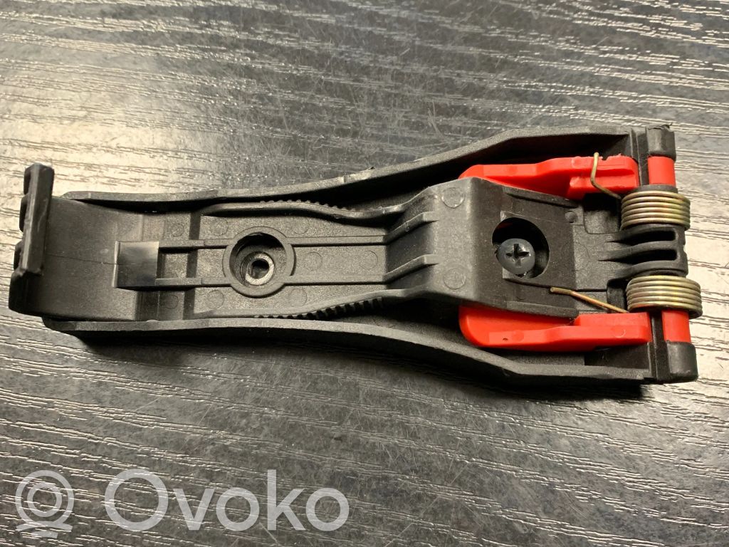 Other trunk/boot trim element   8208735