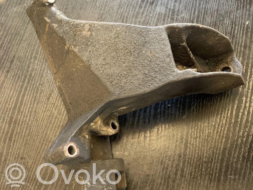 BMW 3 E46 Engine mounting bracket 