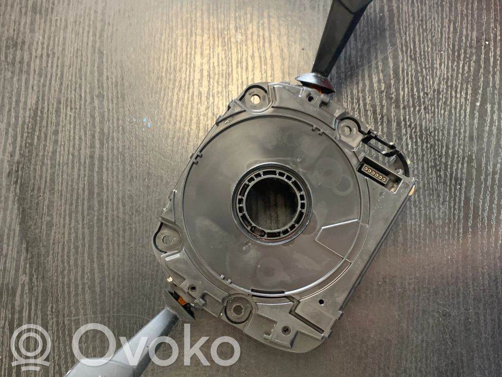 BMW 1 E81 E87 Wiper turn signal indicator stalk/switch 
