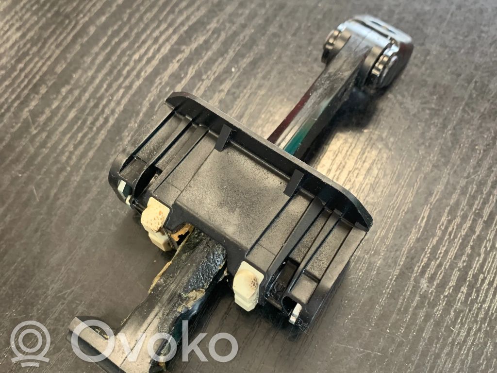 BMW 1 E81 E87 Etuoven pidätin 