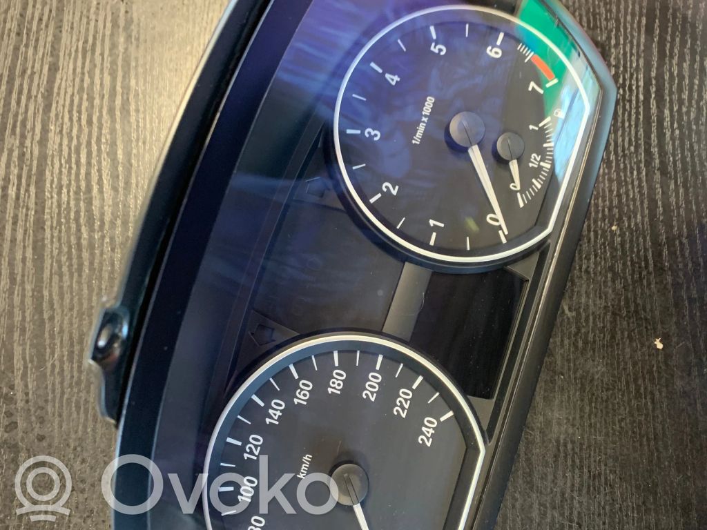 BMW 1 E81 E87 Spidometras (prietaisų skydelis) 