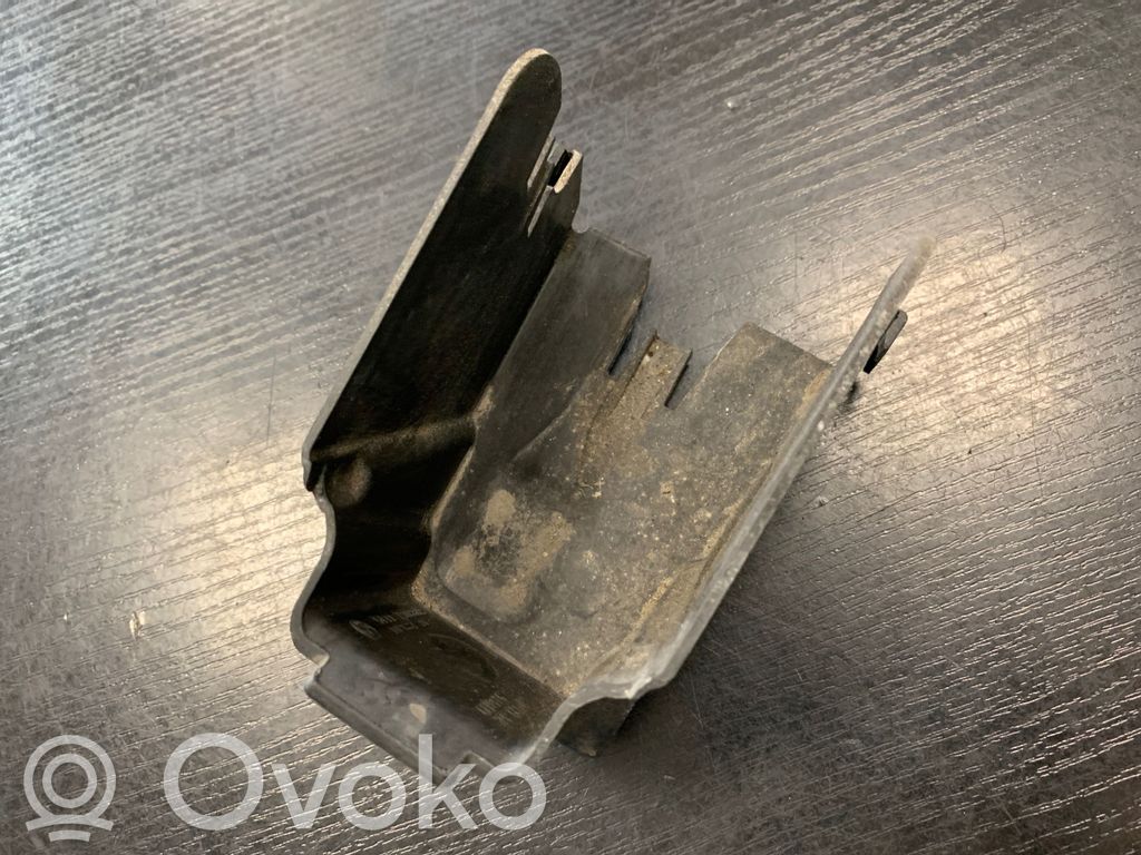 BMW 1 F20 F21 Inne części komory silnika 