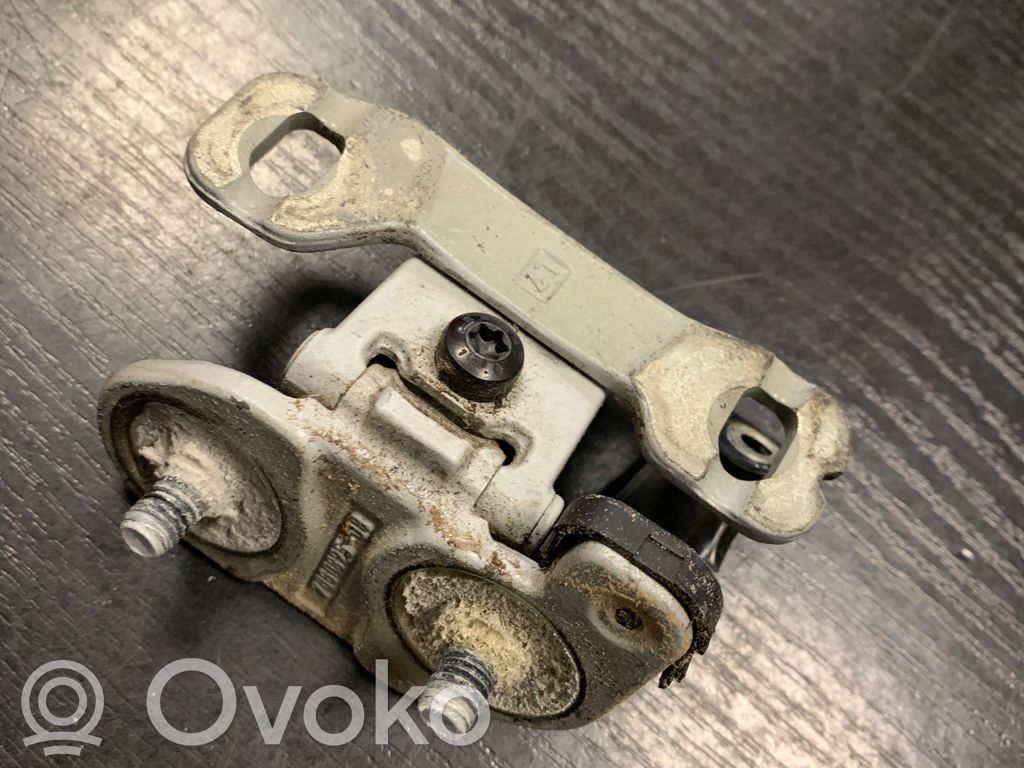 BMW 1 E81 E87 Tailgate/trunk/boot hinge 