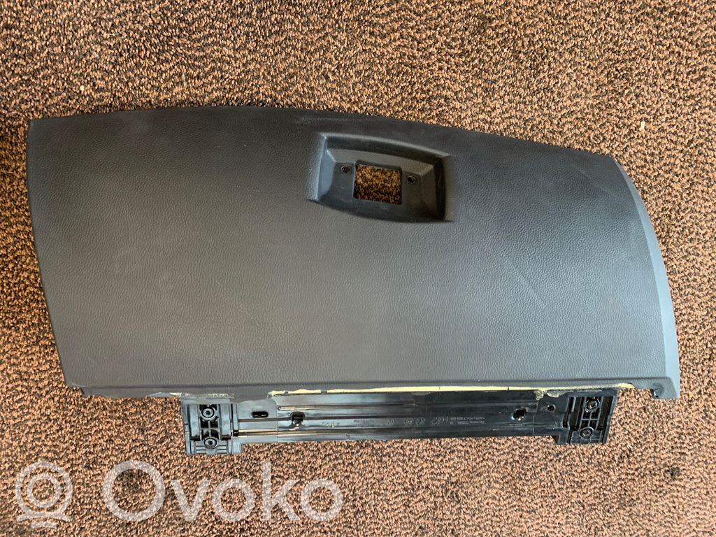 BMW 5 E60 E61 Daiktadėžė 
