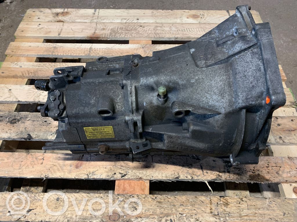 BMW 3 E46 Mechaninė 5 pavarų dėžė 