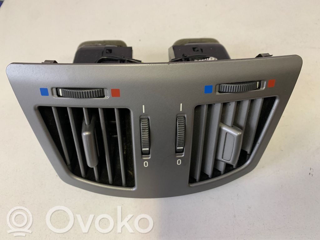 Rejilla de ventilación trasera   7002395,64227002395