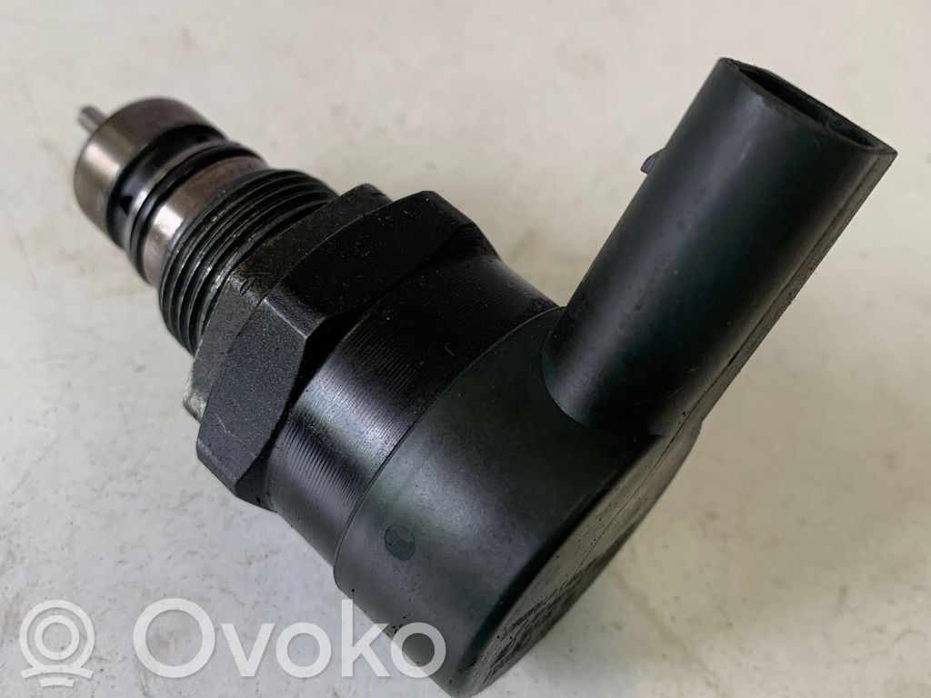 BMW 5 E60 E61 Fuel pressure sensor 
