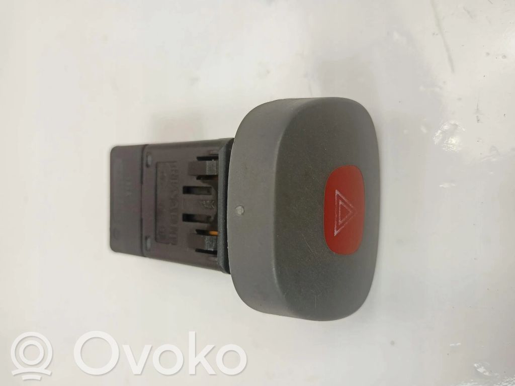 Renault Clio I Hazard light switch 
