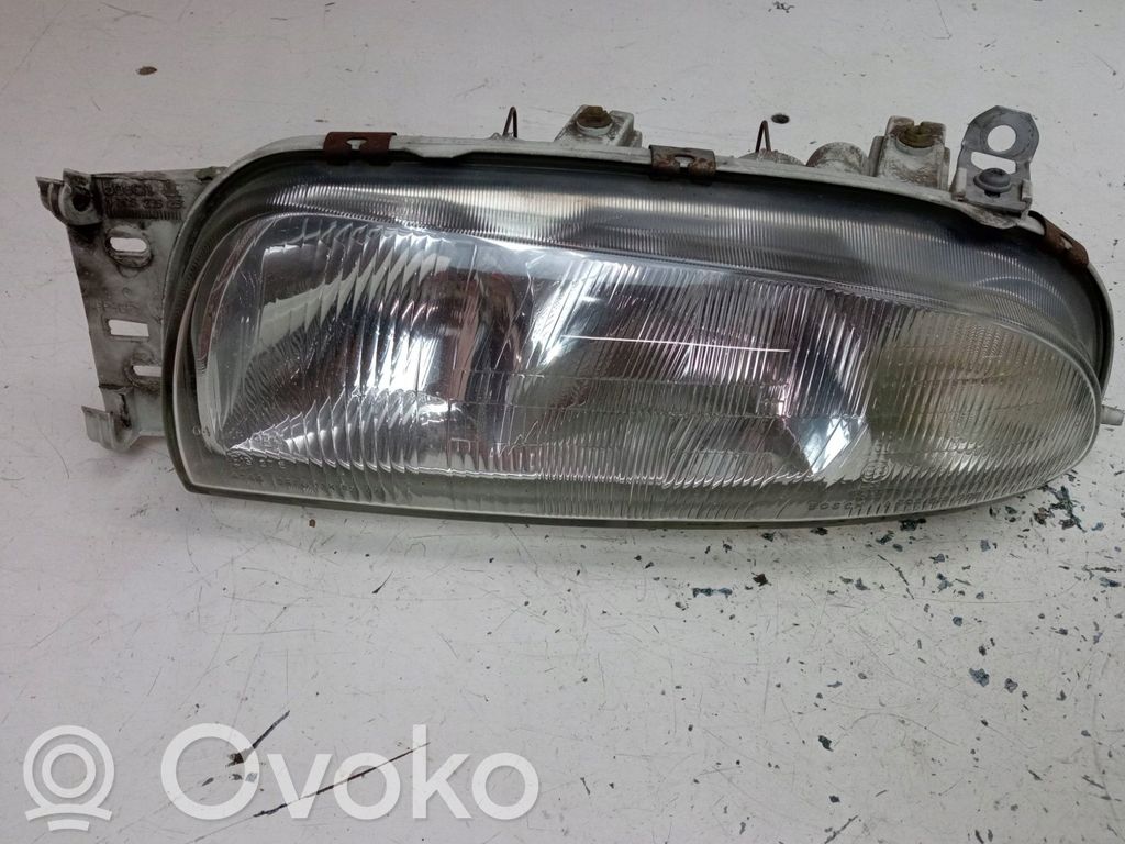 Ford Fiesta Headlight/headlamp 