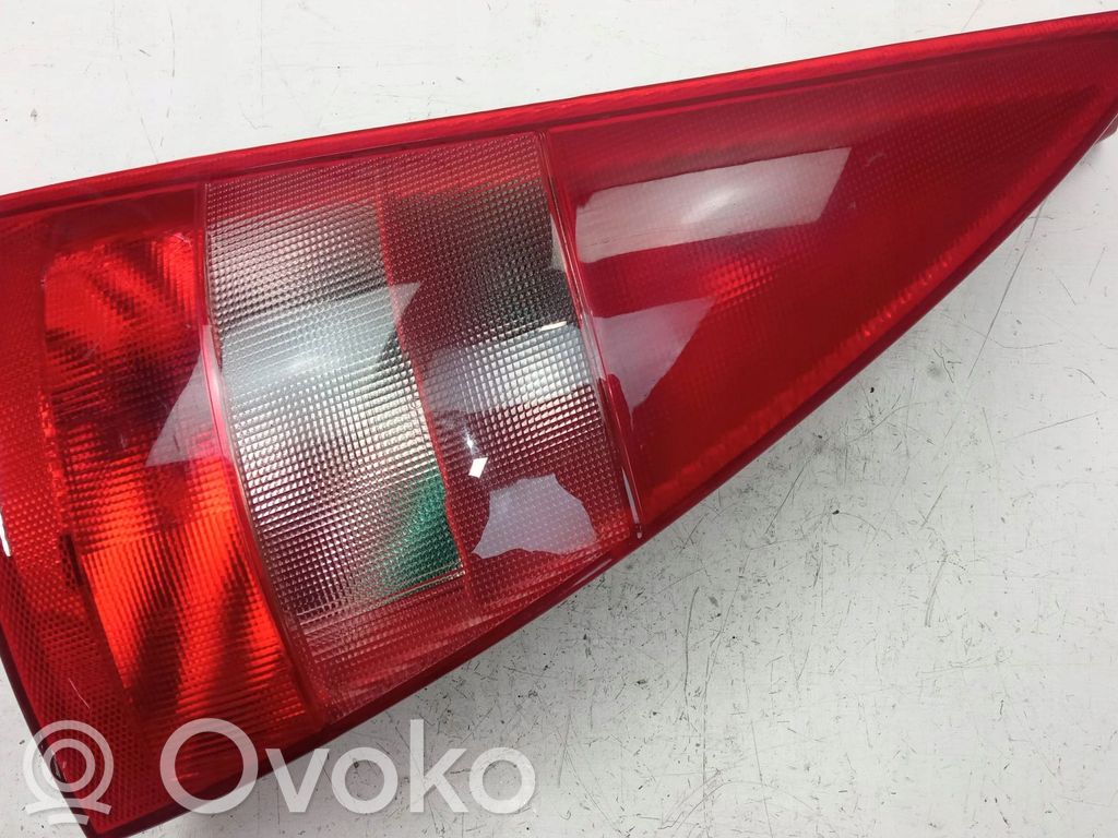 Citroen C3 Aizmugurējais lukturis virsbūvē 