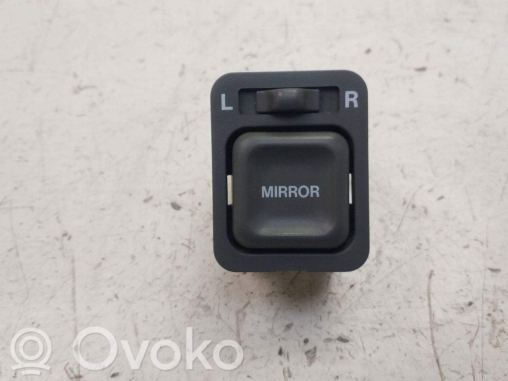 Honda HR-V Wing mirror switch 