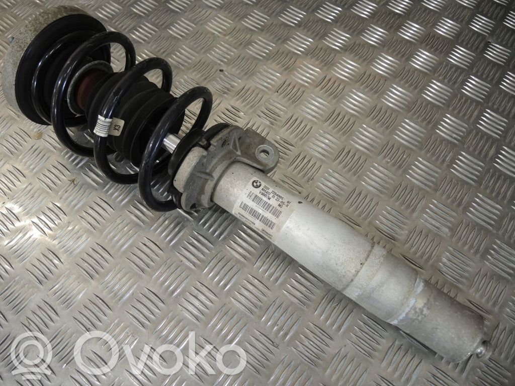 BMW 3 E90 E91 Etuiskunvaimennin kierrejousella 