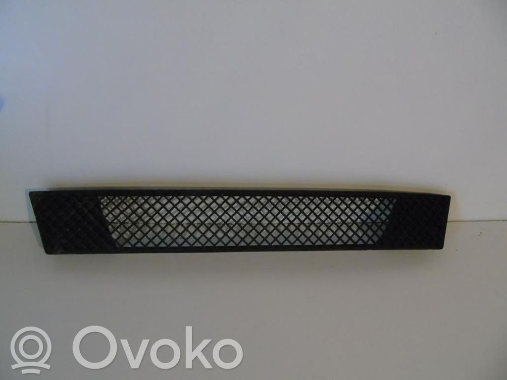 BMW 1 E82 E88 Front bumper lower grill 