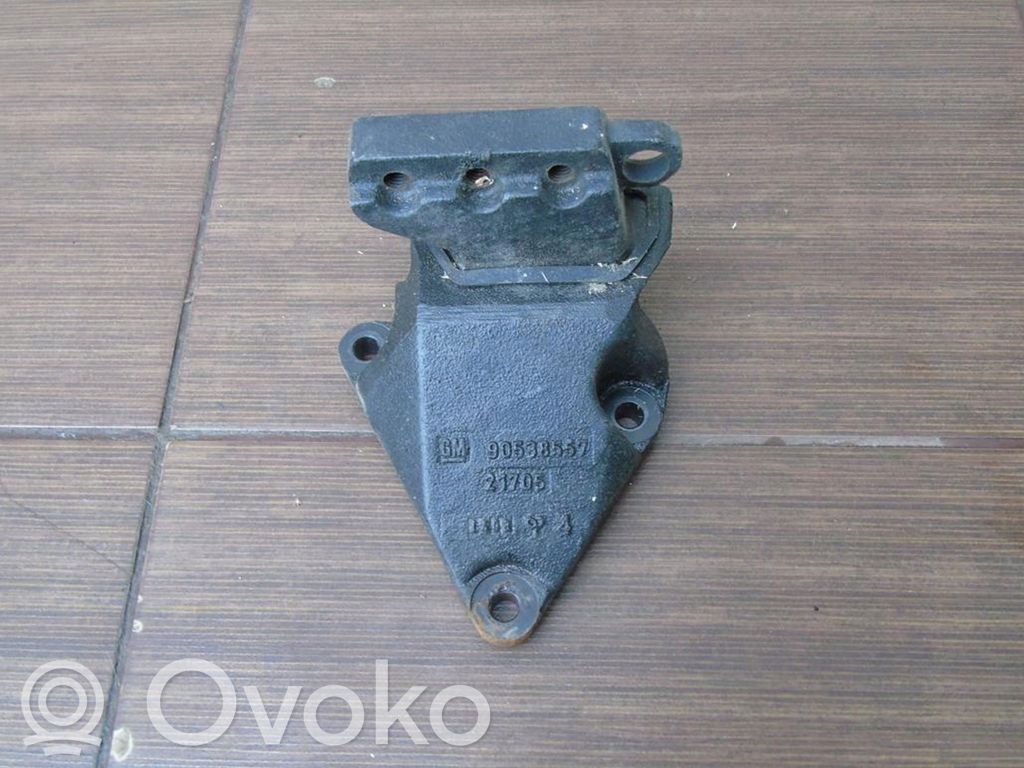 Engine mounting bracket   90538557