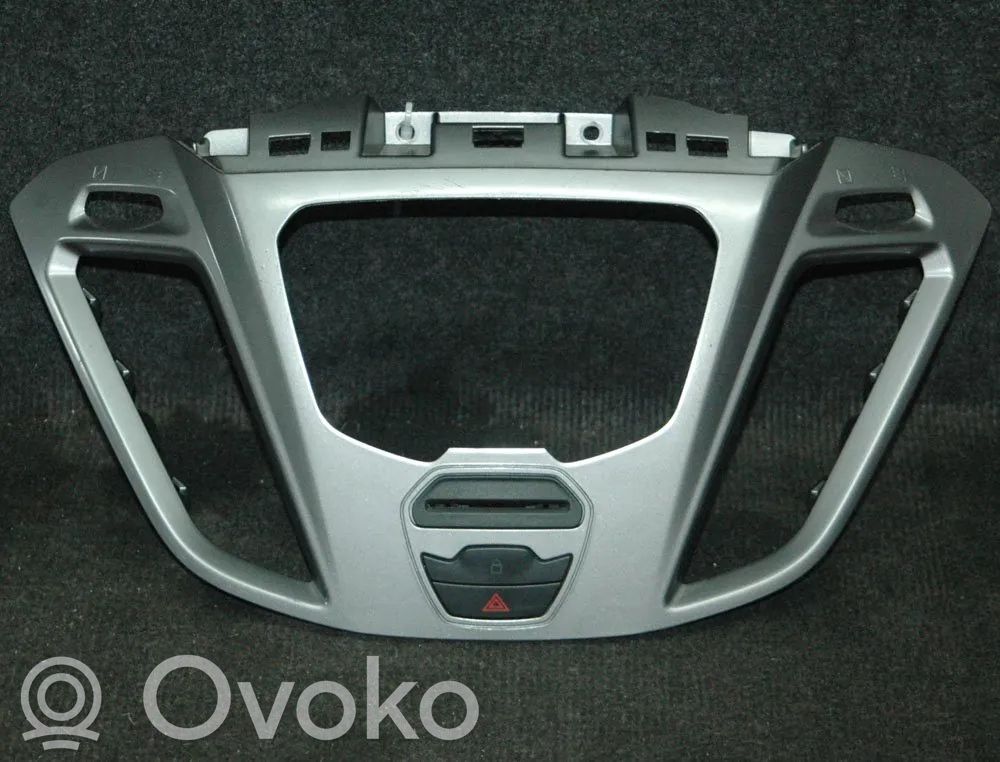 Ford Transit -  Tourneo Connect Verkleidung Radio / Navigation 