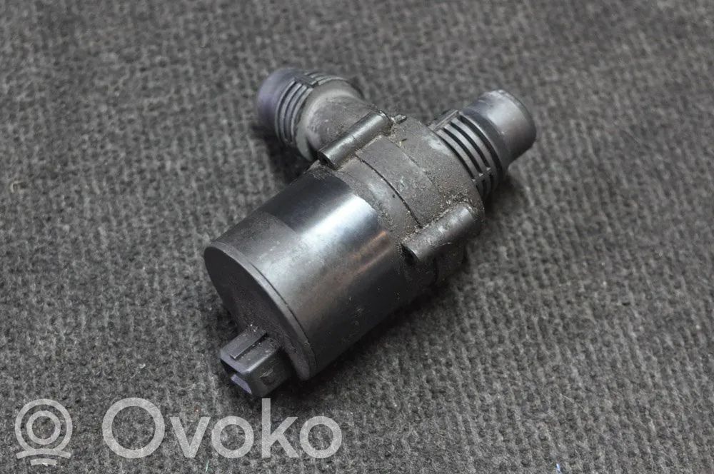 BMW 7 E65 E66 Zusatzwasserpumpe 