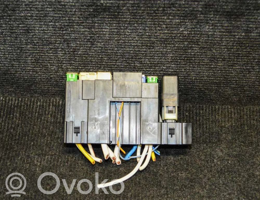 Nissan Qashqai Saugiklių dėžė (komplektas) 