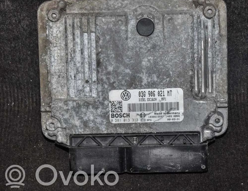 Volkswagen PASSAT B6 Engine control unit/module 