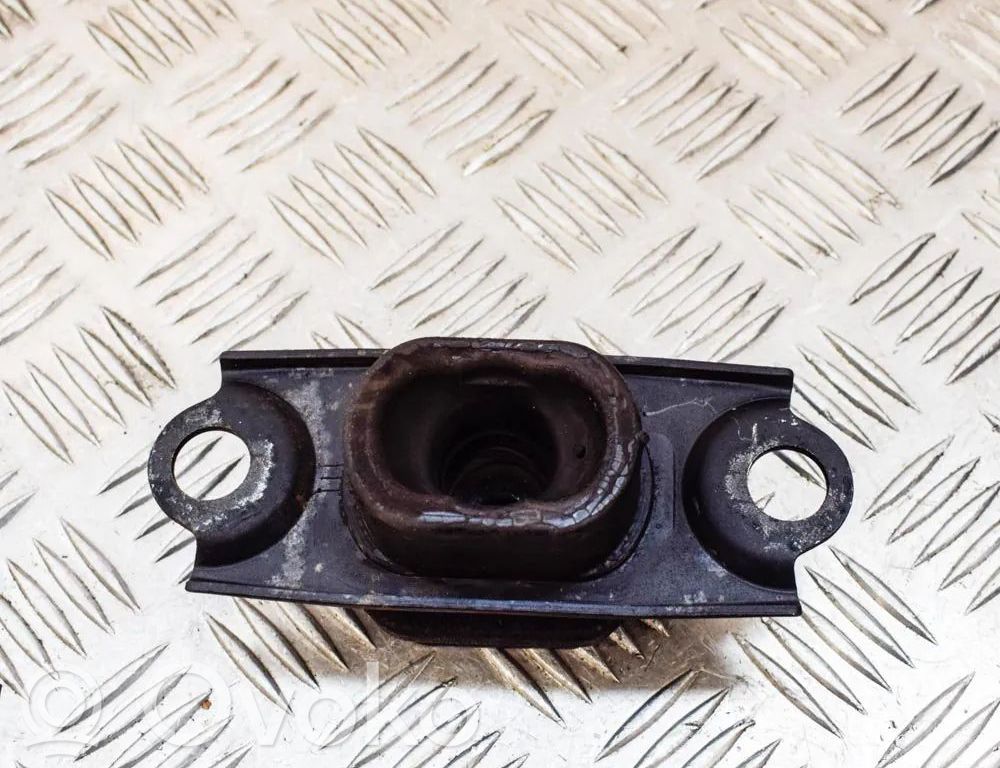 Nissan Qashqai Engine mount bracket 