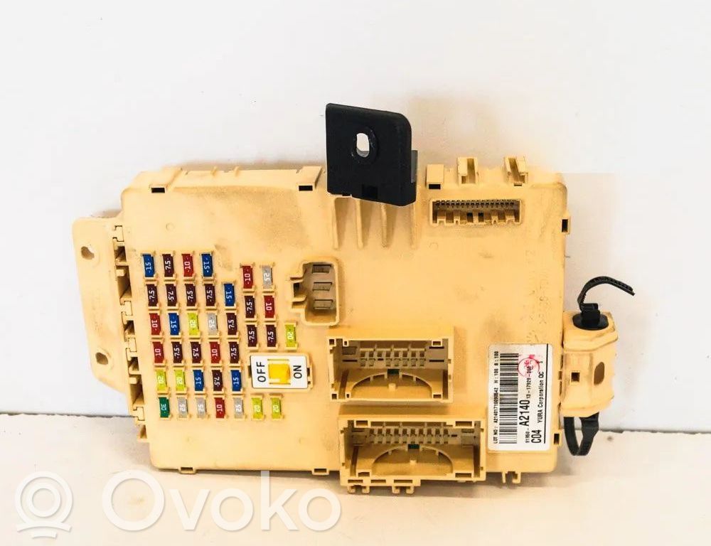 KIA Ceed Korin keskiosan ohjainlaite 