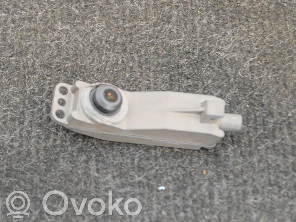Tesla Model S Šoninio sparno kamera 