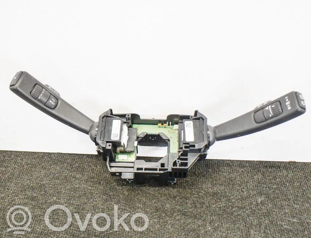 Volvo V40 Palanca de intermitentes 
