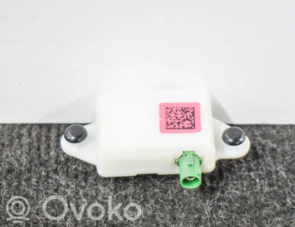 Tesla Model 3 Antenos stiprintuvas 