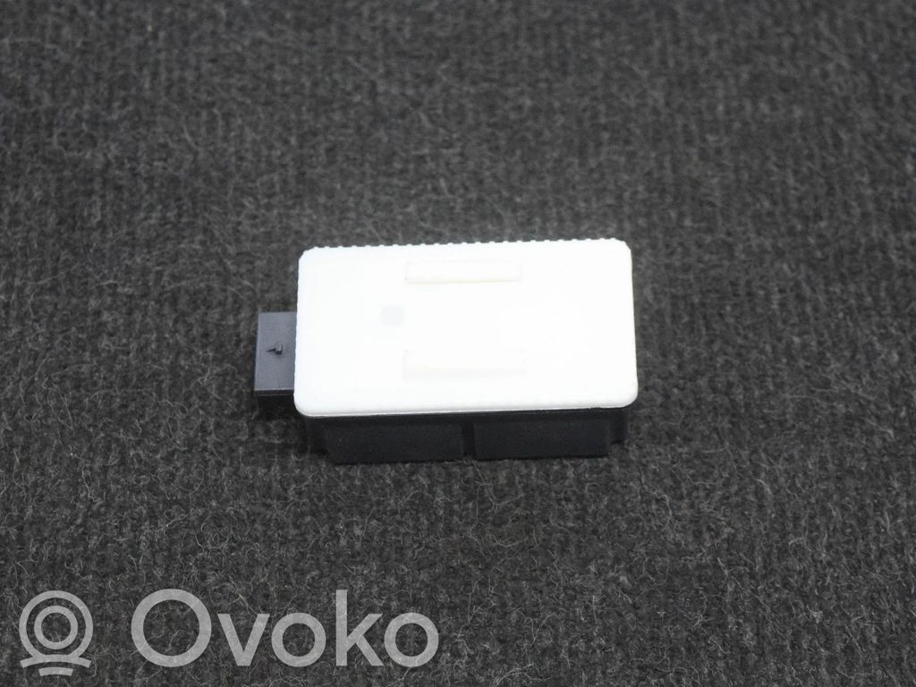 Tesla Model 3 Tire pressure control unit 