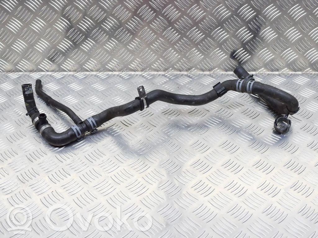 Audi A4 S4 B9 8W Engine coolant pipe/hose 