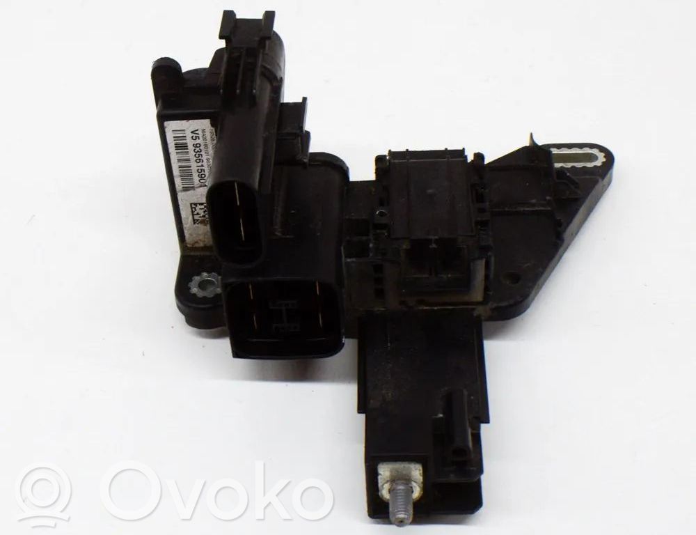 BMW M4 F82 F83 Przekaźnik sterujący prądem 