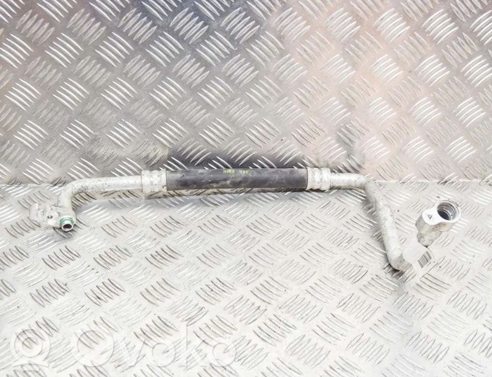 Tesla Model S Ilmastointilaitteen putki (A/C) 