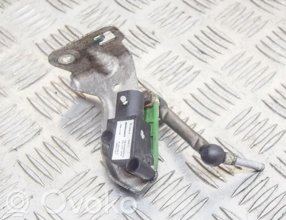Tesla Model S Rear air suspension level height sensor 