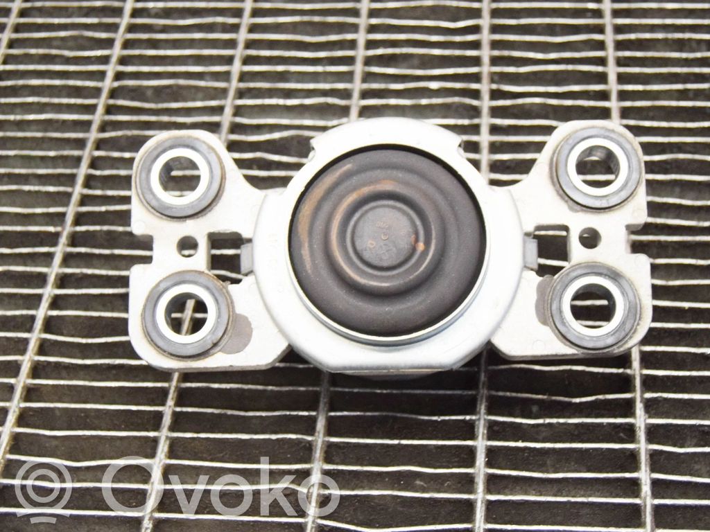 Engine mount bracket   EJ327M121AD