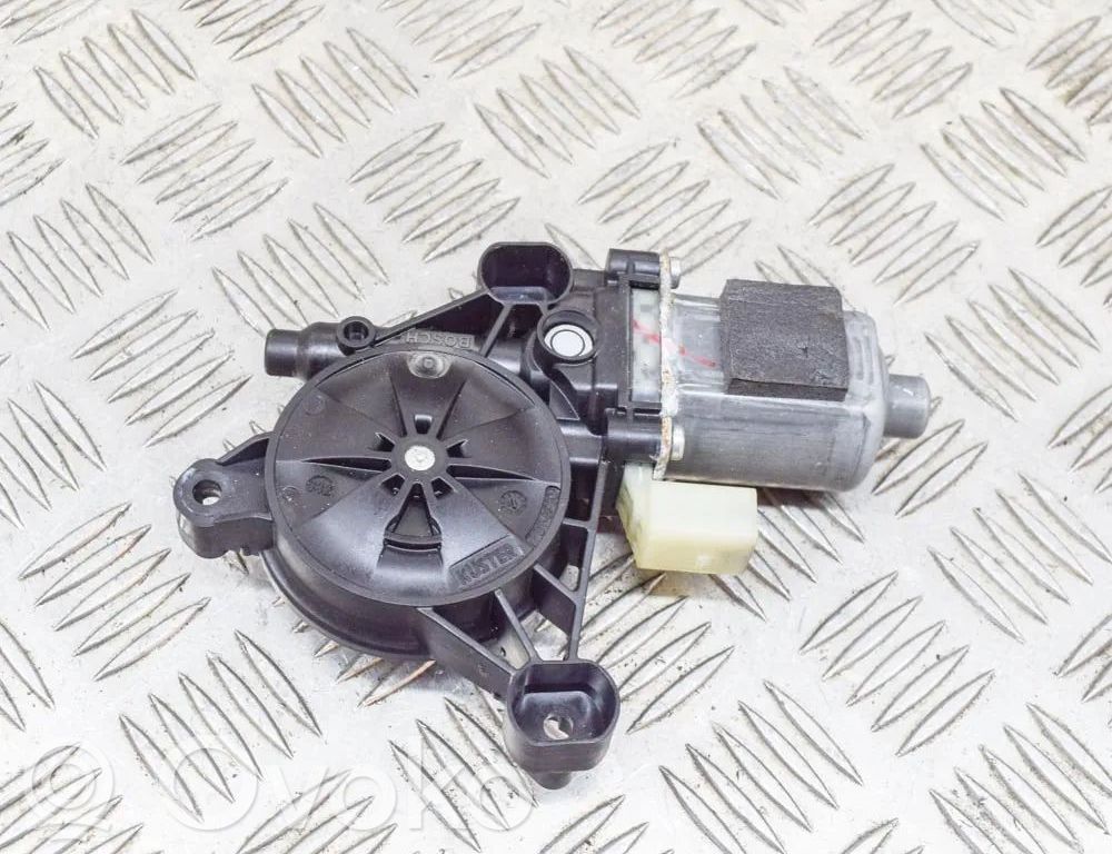 Silnik regulatora szyby drzwi przednich   E850202126,971959801,0130822060