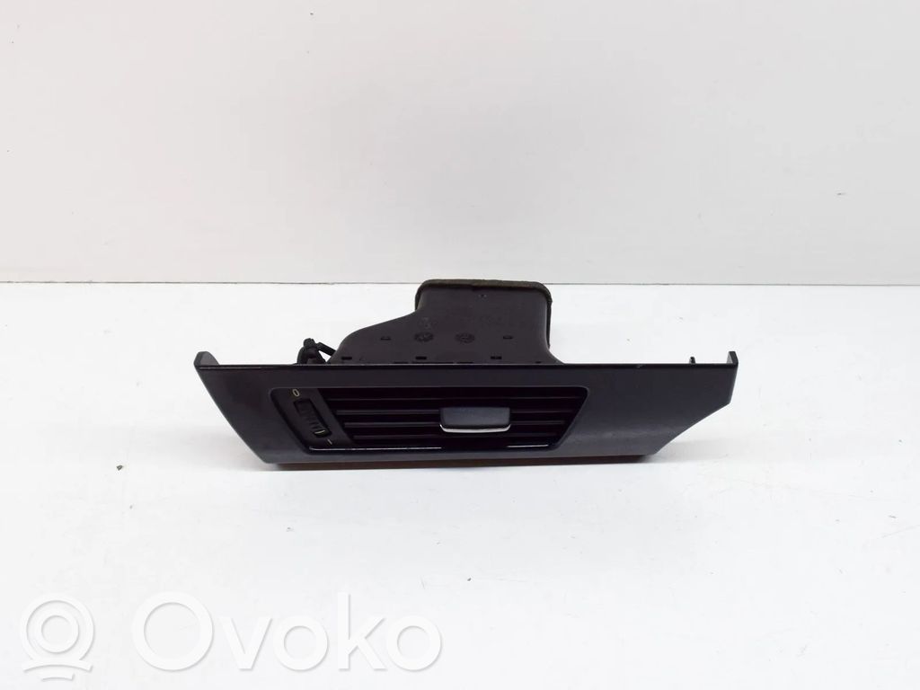 BMW 3 E92 E93 Lango oro grotelės 