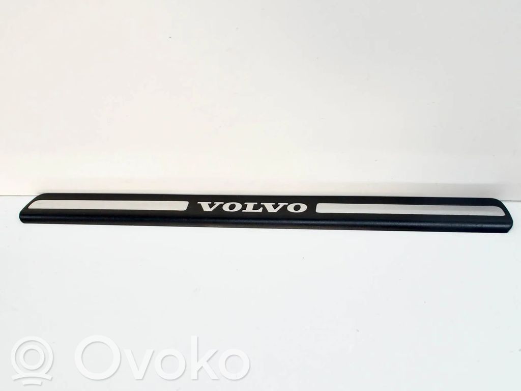 Volvo V60 Copertura del rivestimento del sottoporta anteriore