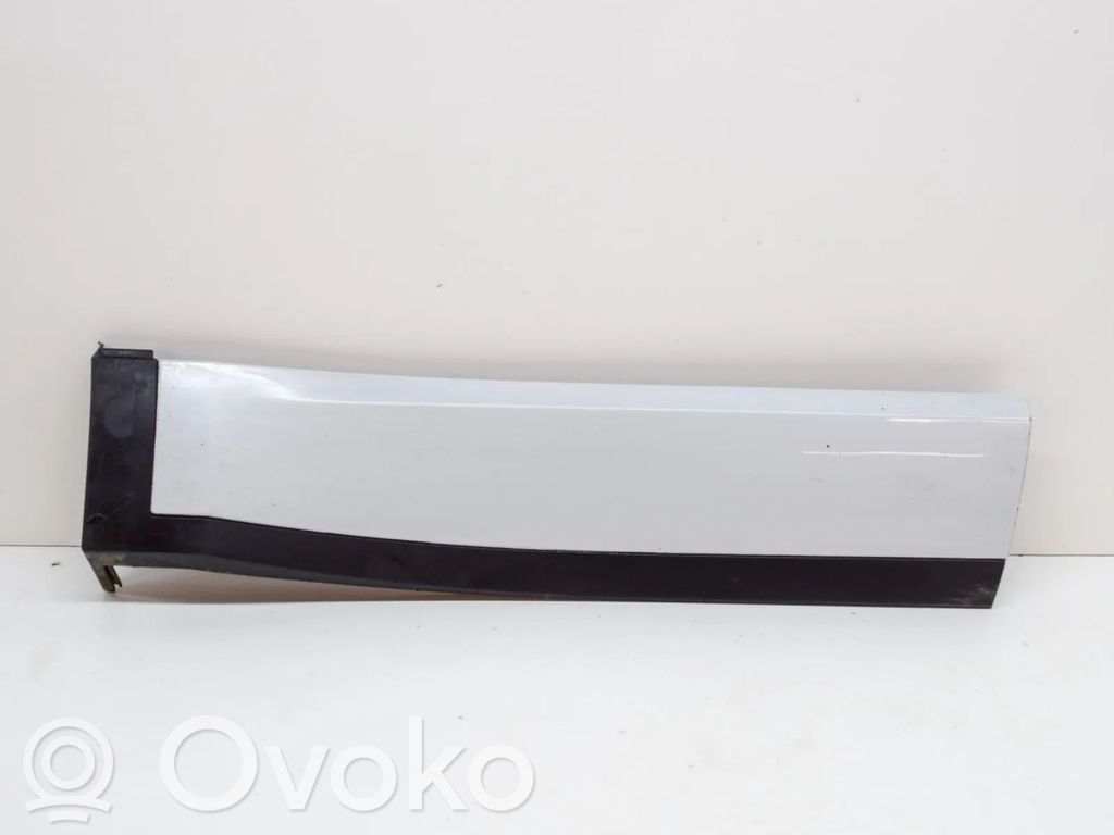 Jaguar E-Pace Takaoven lista (muoto) 