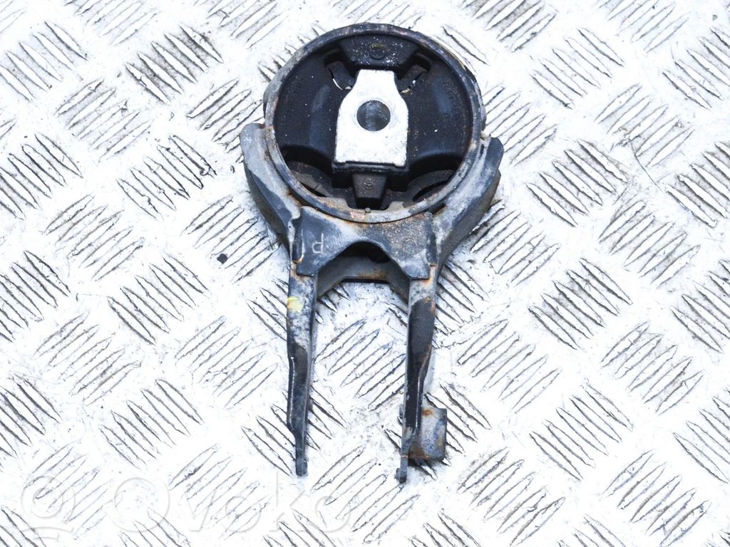 Engine mount bracket   DA6T39040
