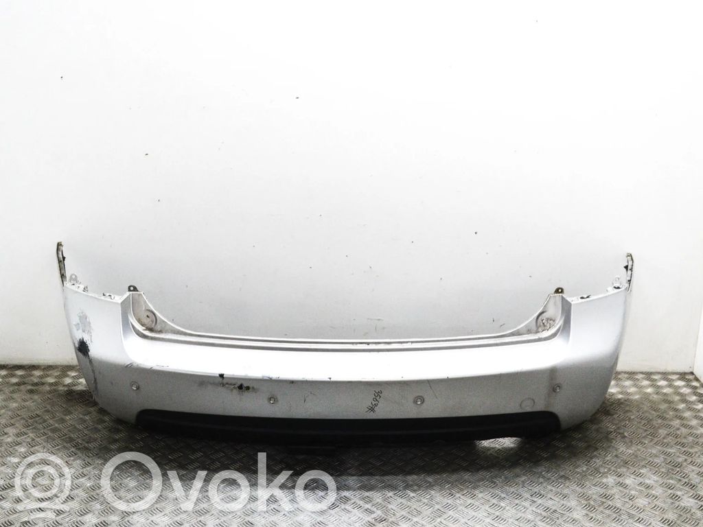 KIA Carens III Parachoques 
