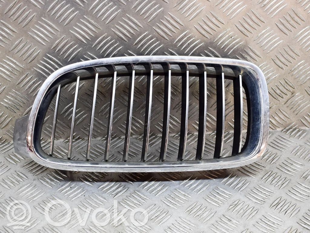 BMW 3 F30 F35 F31 Grotelės priekinės 